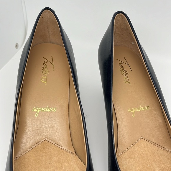 Trotters Leather Classic Slip On Pumps Dark Blue Kitten Heels Size 9.5 - NEW - Picture 5 of 11